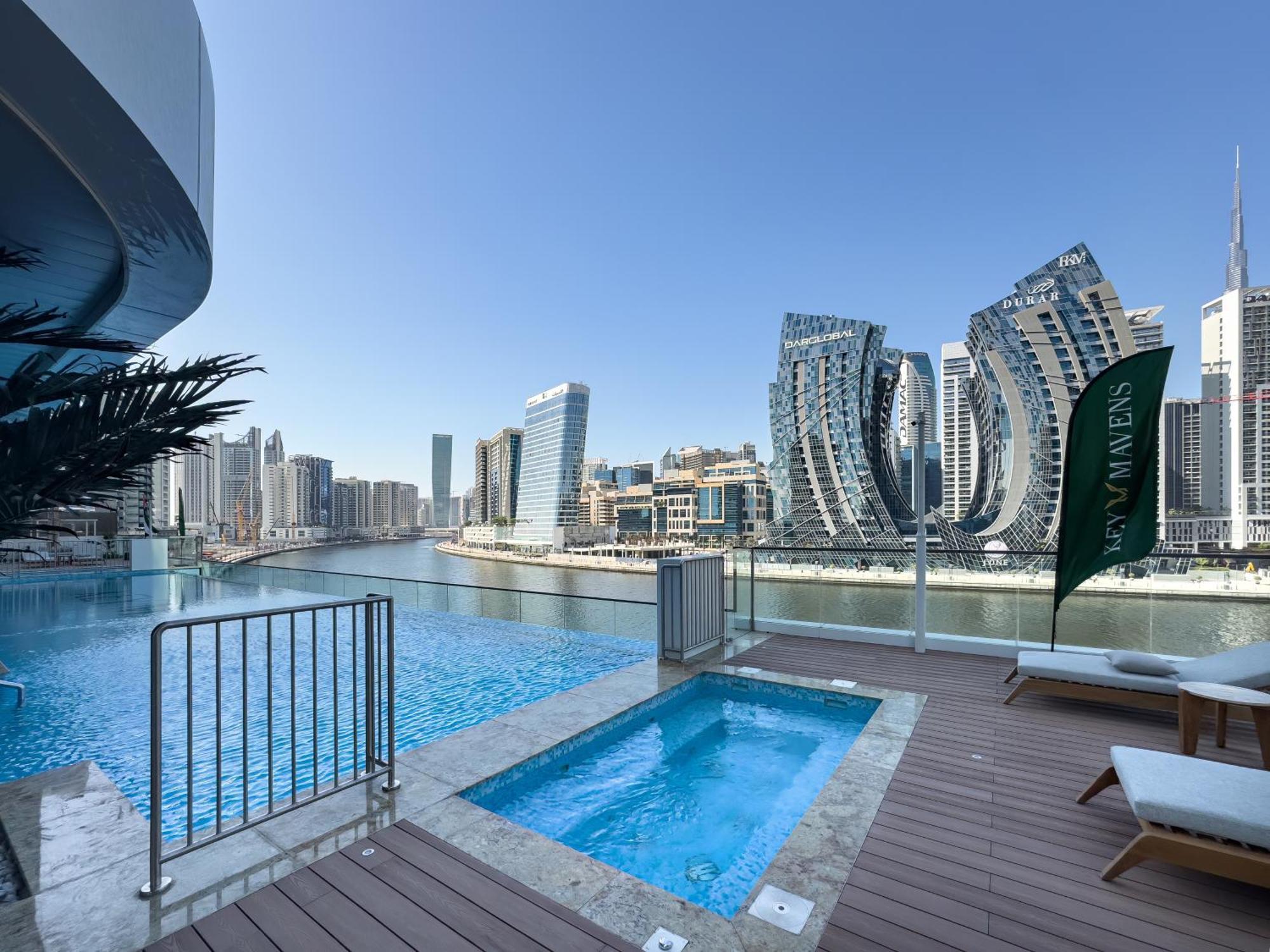 Huge Lux 1bhk In Prime Business Bay With Private Jacuzzi Dubai