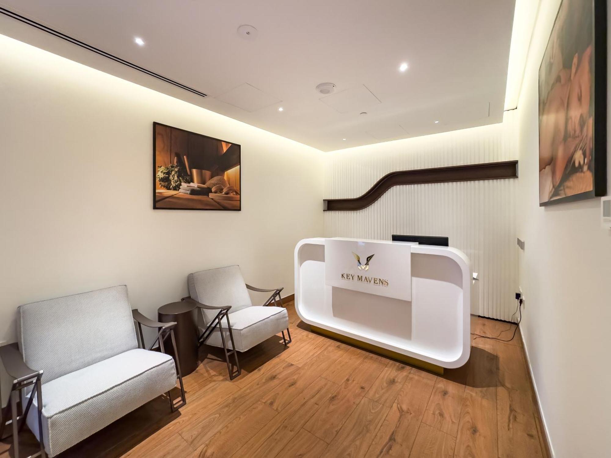 Huge Lux 1bhk In Prime Business Bay With Private Jacuzzi * Dubai