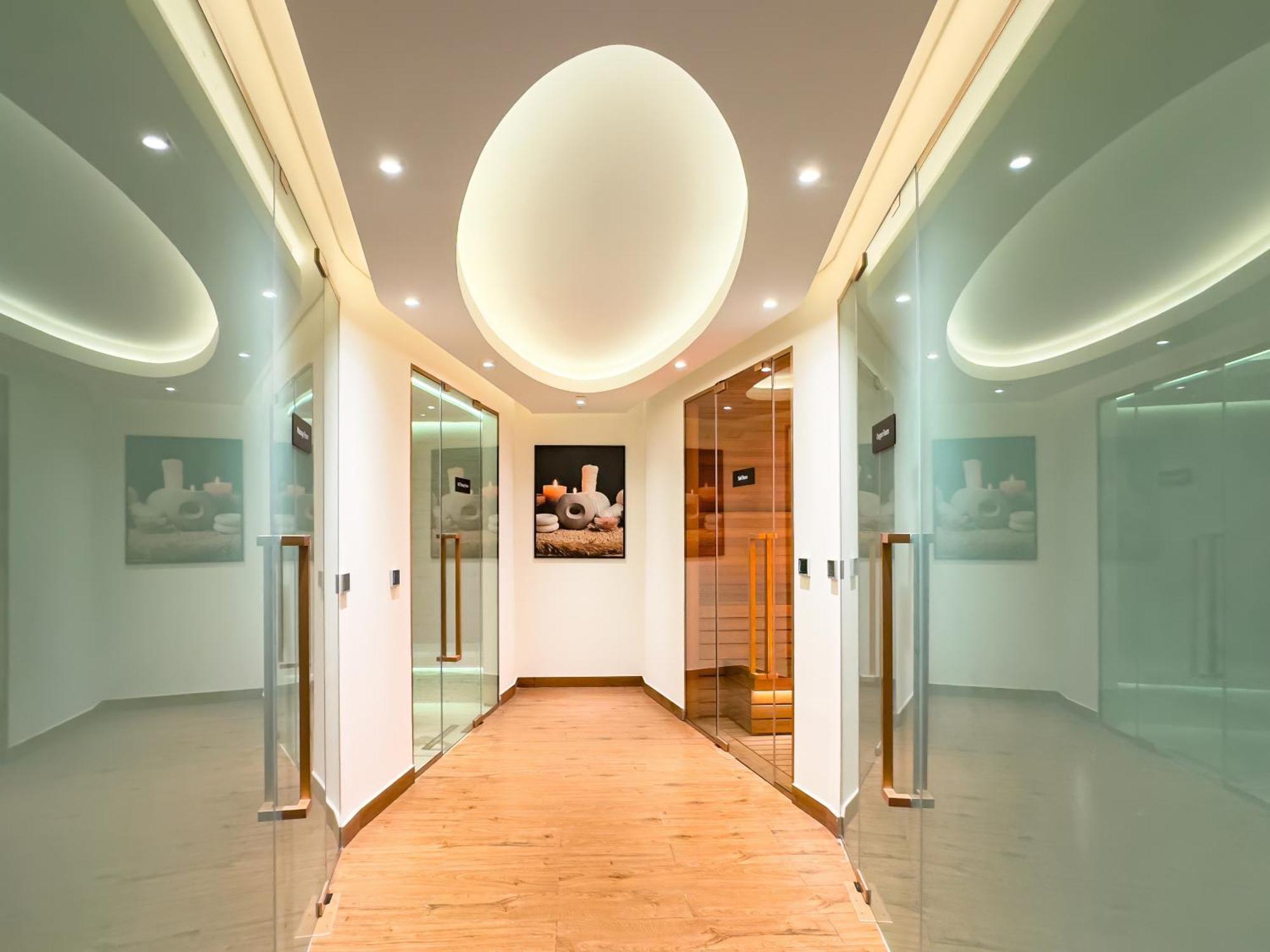 Huge Lux 1bhk In Prime Business Bay With Private Jacuzzi Dubai
