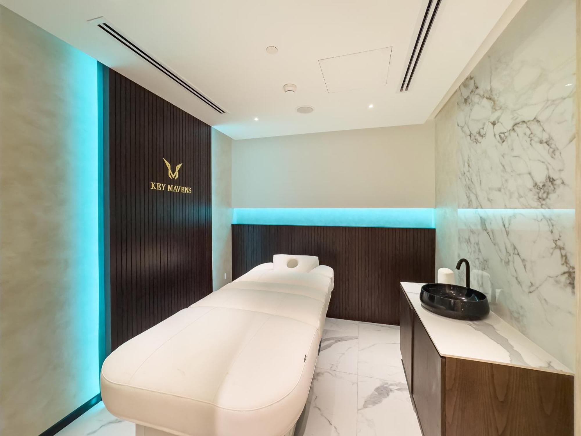 Huge Lux 1bhk In Prime Business Bay With Private Jacuzzi * Dubai