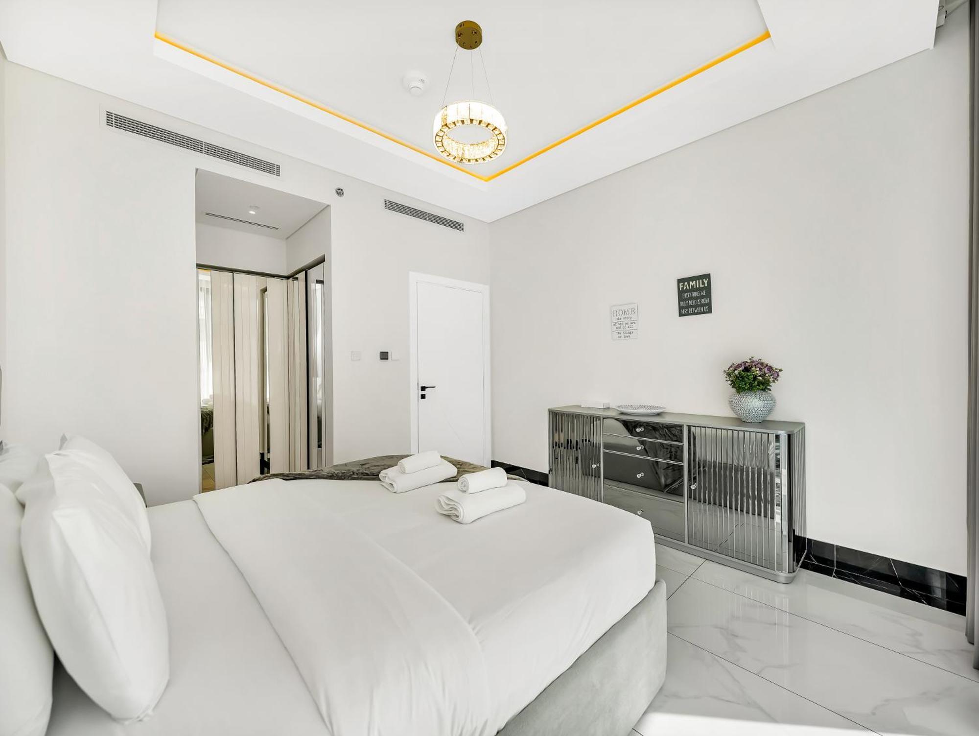 Huge Lux 1bhk In Prime Business Bay With Private Jacuzzi Apartment *