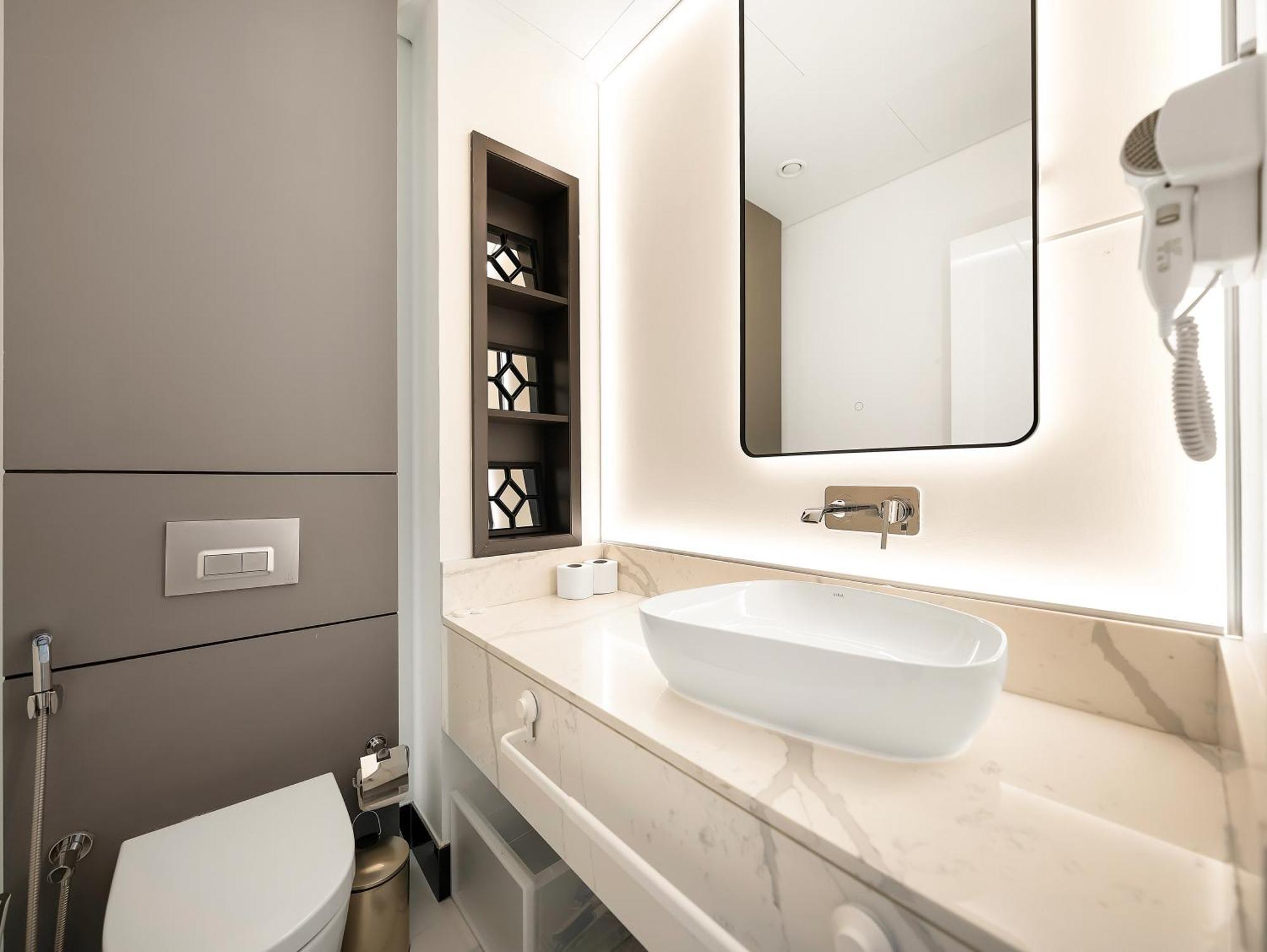 Huge Lux 1bhk In Prime Business Bay With Private Jacuzzi * Dubai
