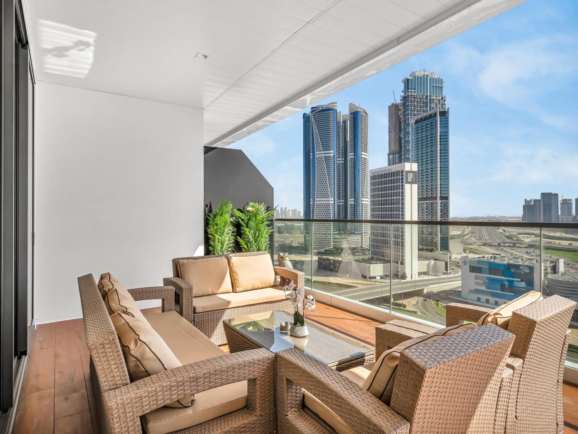 Huge Lux 1bhk In Prime Business Bay With Private Jacuzzi *