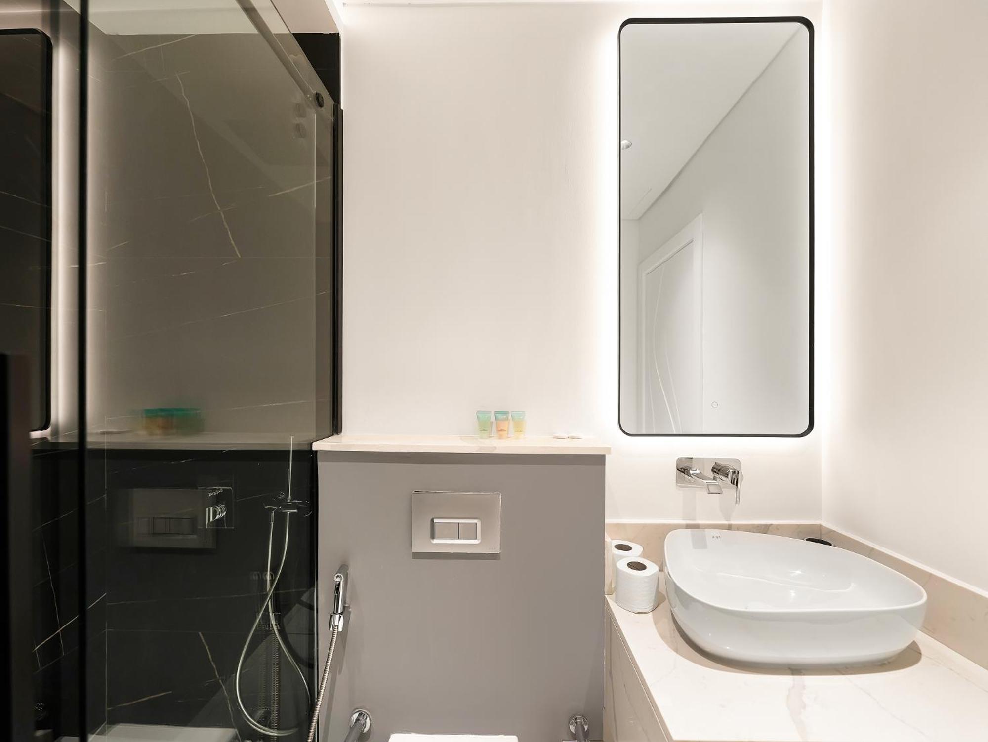 Huge Lux 1bhk In Prime Business Bay With Private Jacuzzi *
