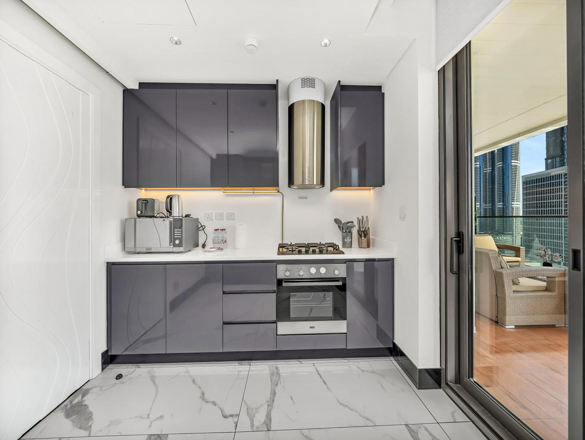 Huge Lux 1bhk In Prime Business Bay With Private Jacuzzi Dubai
