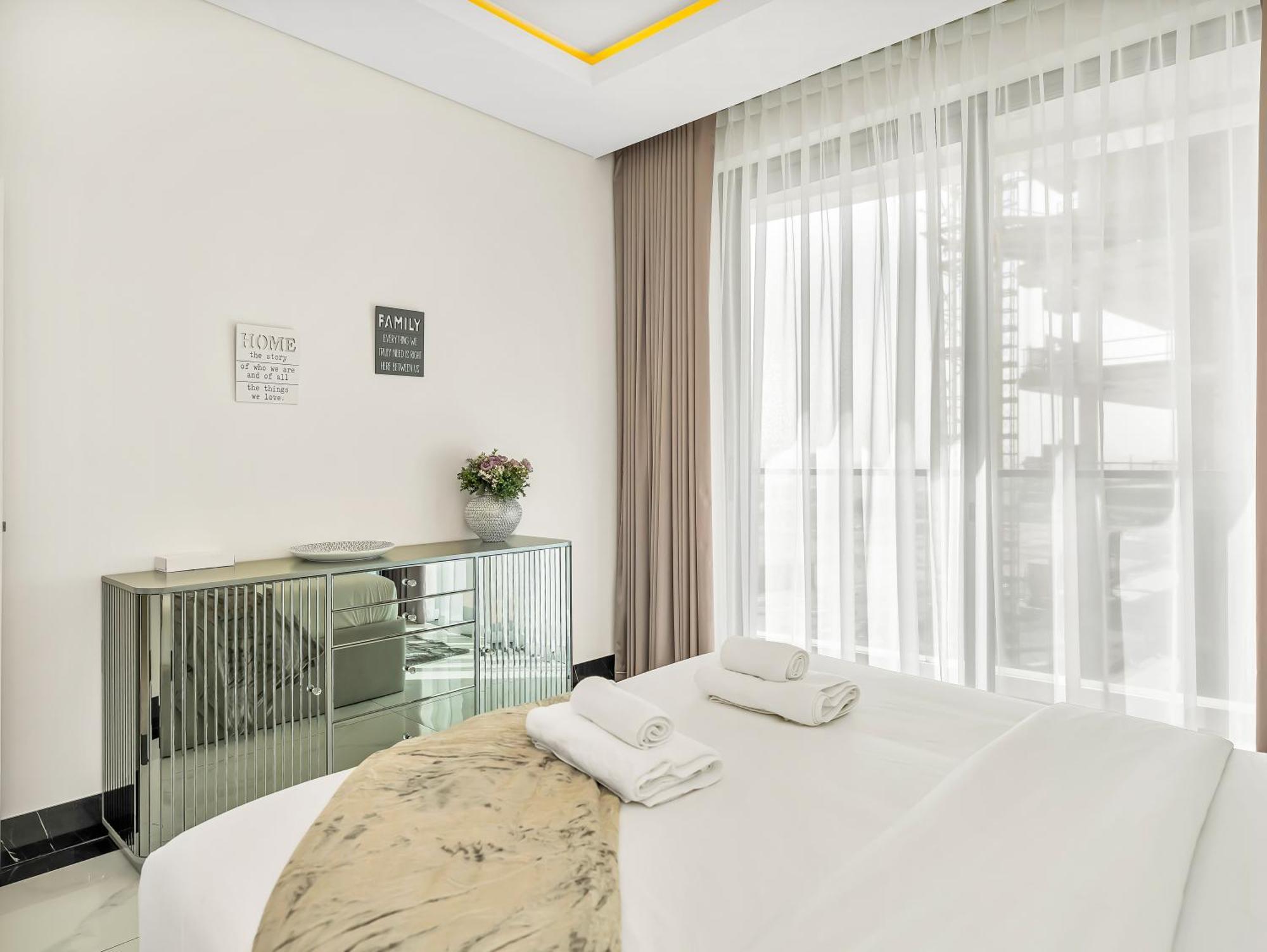 Huge Lux 1bhk In Prime Business Bay With Private Jacuzzi * Dubai